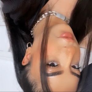 Meet your Posher, Marina